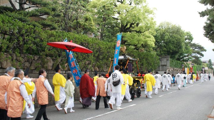 2018年3月25日、芦屋神社の鳳輦巡行（ほうれんじゅんこう）が復活します