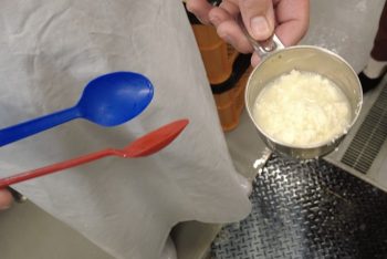 固める前の豆腐